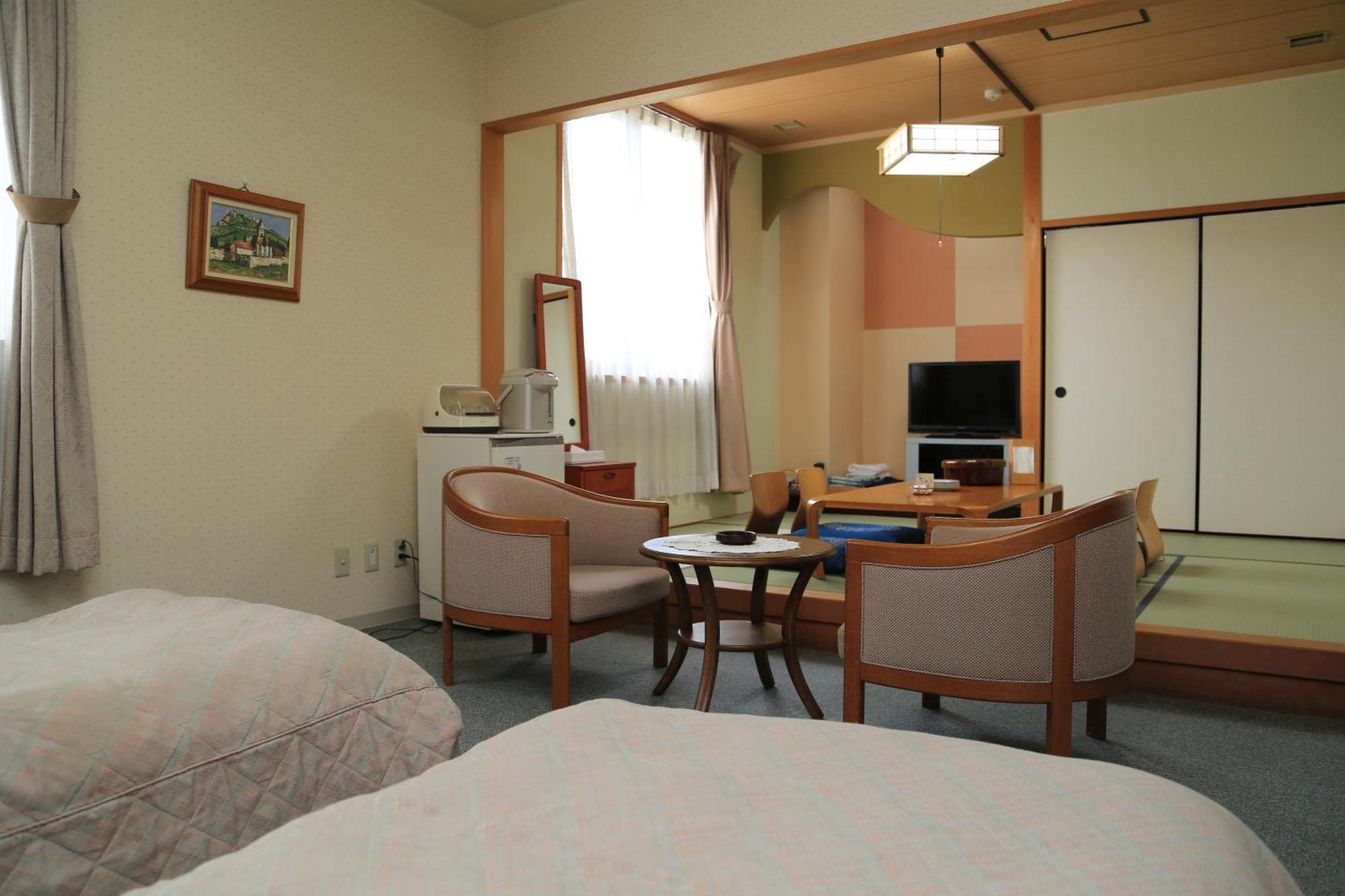 Hill Hotel Sunpia Iga Habitación foto